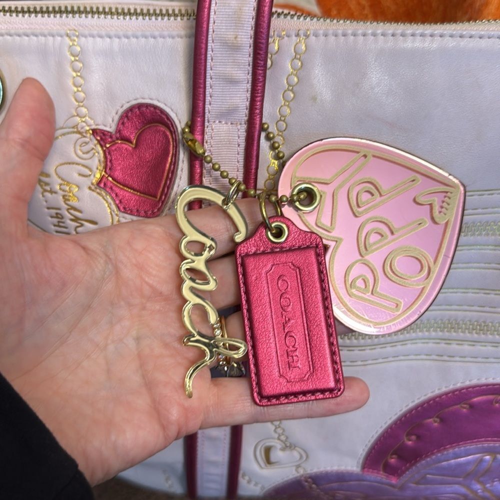 COACH Y2K VALENTINE’S DAY TOTE 14551 LEATHER, HEARTS, PINK SHIMMER 💞 VGUC - Picture 4 of 17